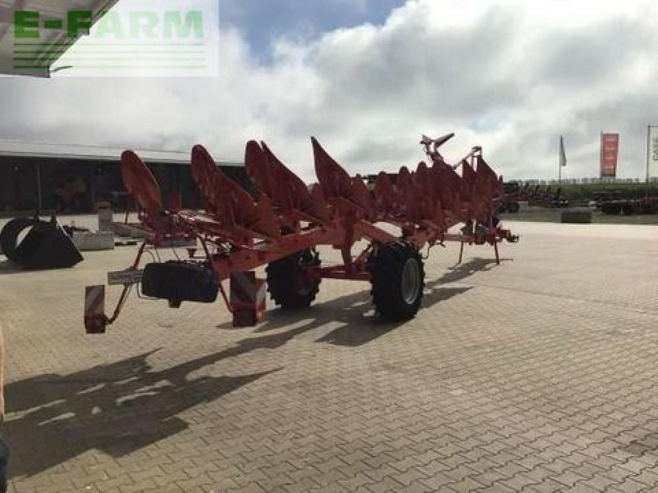 Kuhn challenger 8 nsh - Charrue: photos 4 Kuhn challenger 8 nsh - Charrue: photos 4