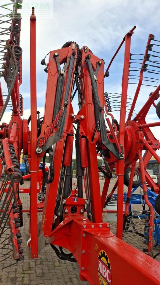 Kuhn ga 13131 - Faneuse: photos 5 Kuhn ga 13131 - Faneuse: photos 5