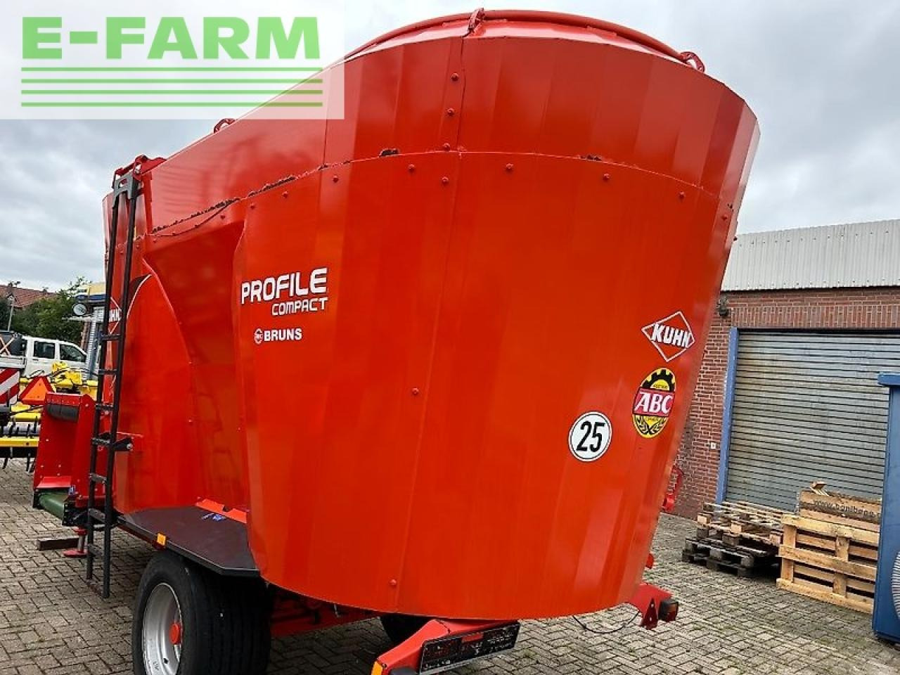 Kuhn profile 2080 - Matériel d'élevage: photos 3 Kuhn profile 2080 - Matériel d'élevage: photos 3