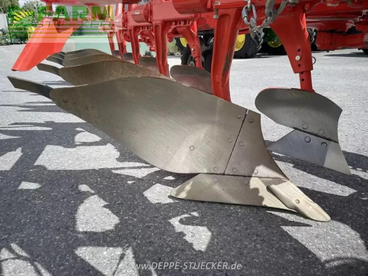 Kuhn v master l5 - Charrue: photos 2 Kuhn v master l5 - Charrue: photos 2