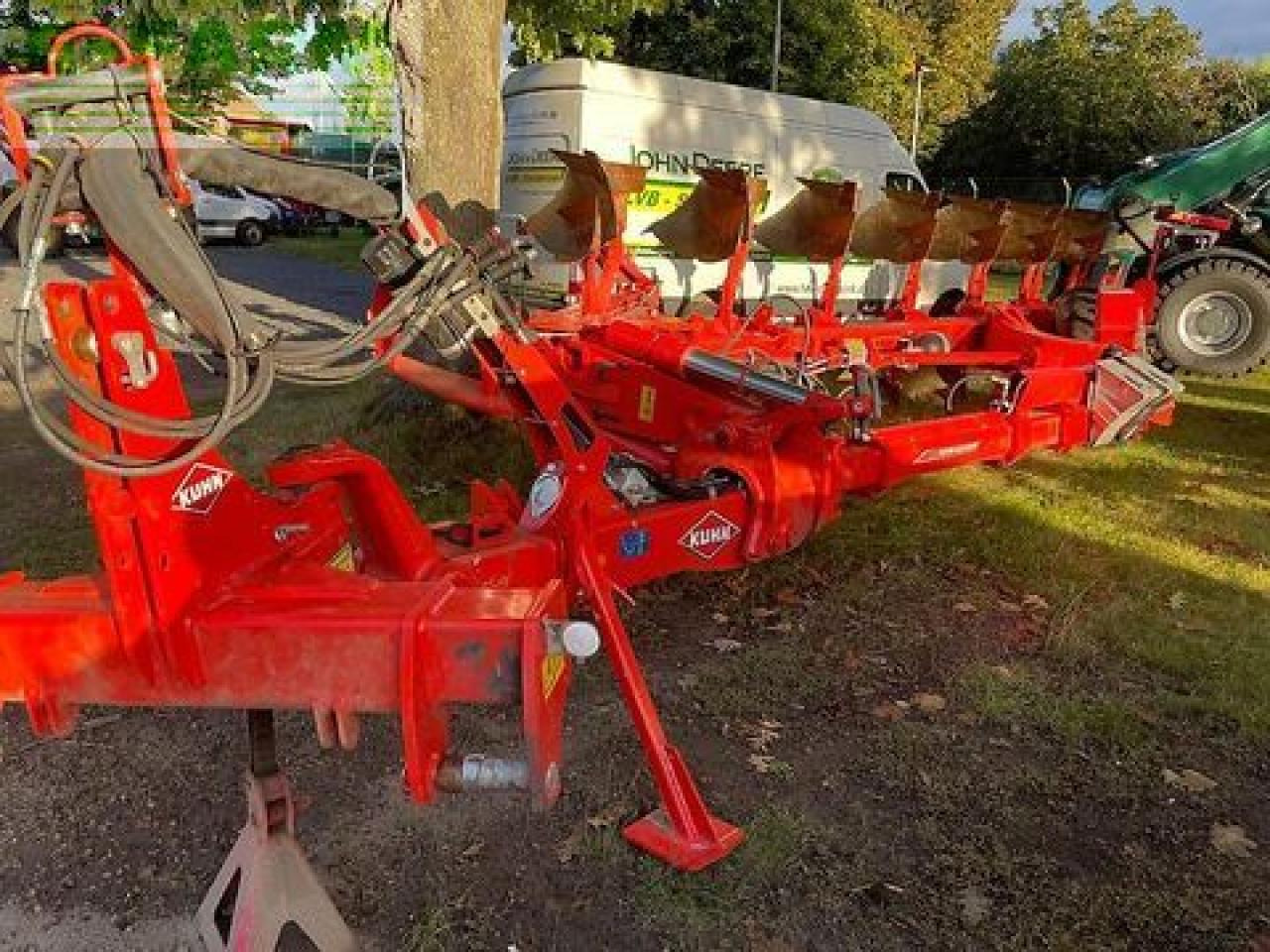 Kuhn varileader - Charrue: photos 2 Kuhn varileader - Charrue: photos 2