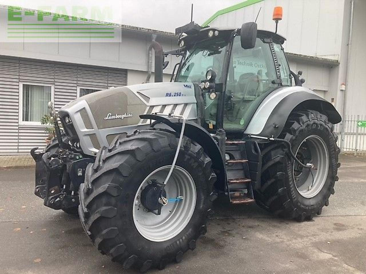 Lamborghini r6.250 t4i vrt - Tracteur agricole: photos 1 Lamborghini r6.250 t4i vrt - Tracteur agricole: photos 1