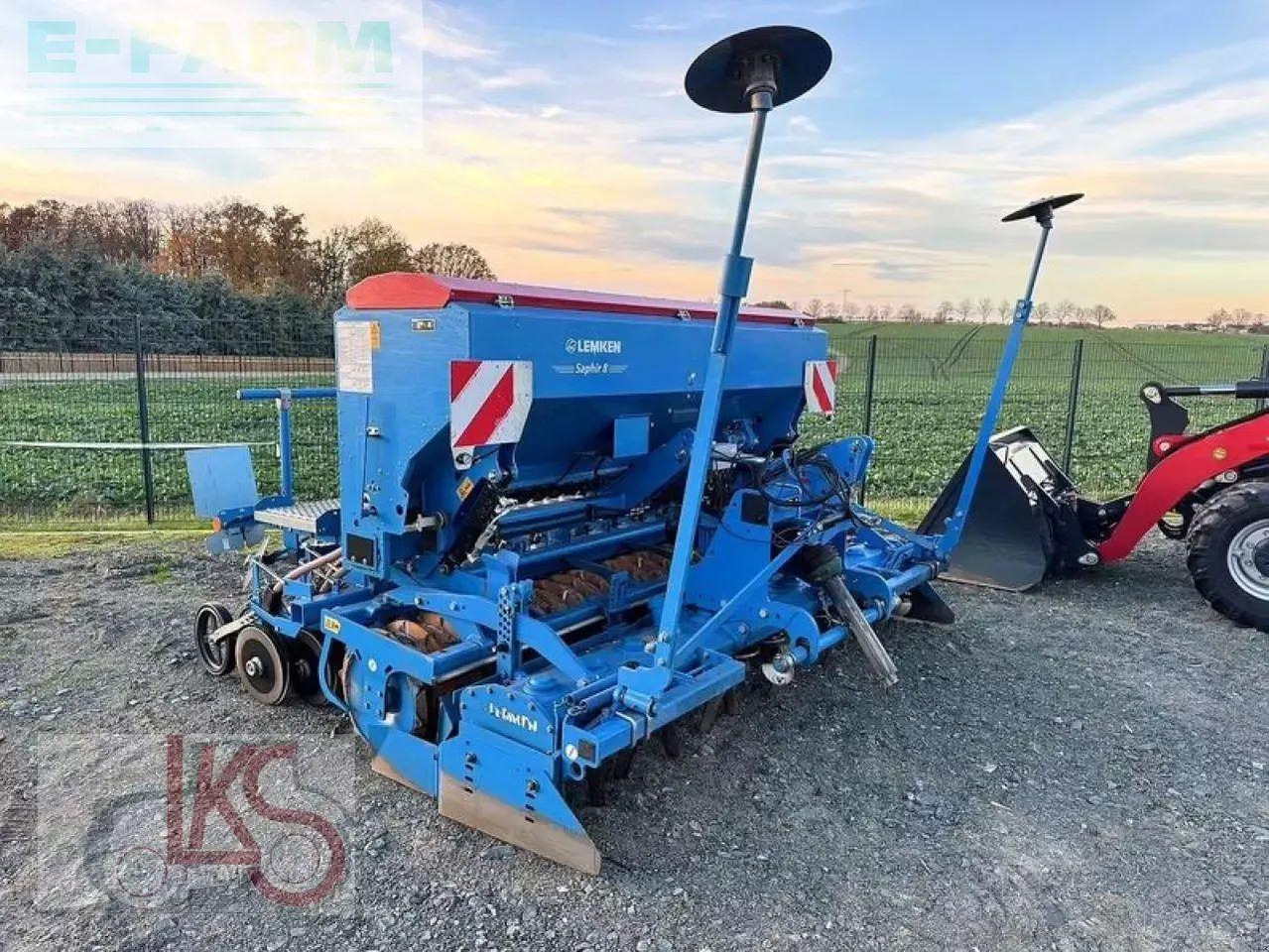 Lemken saphir 8 / 300 ds + zirkon 8 / 300 - Combiné de semis: photos 1 Lemken saphir 8 / 300 ds + zirkon 8 / 300 - Combiné de semis: photos 1