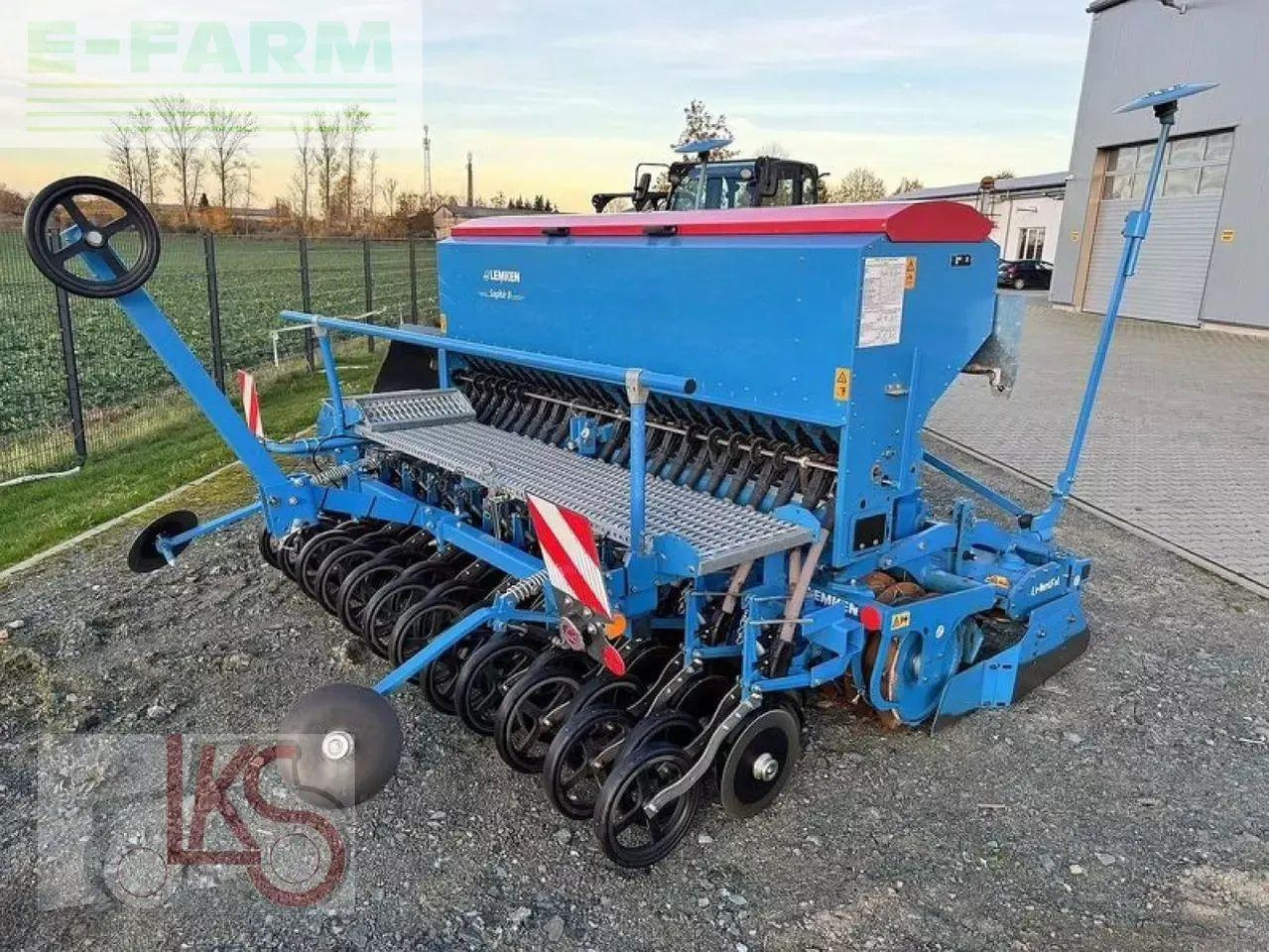 Lemken saphir 8 / 300 ds + zirkon 8 / 300 - Combiné de semis: photos 3 Lemken saphir 8 / 300 ds + zirkon 8 / 300 - Combiné de semis: photos 3