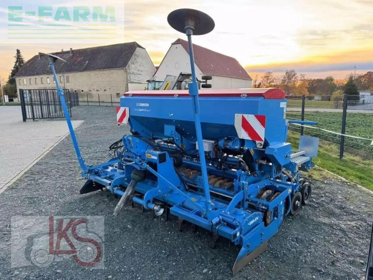 Lemken saphir 8 / 300 ds + zirkon 8 / 300 - Combiné de semis: photos 2 Lemken saphir 8 / 300 ds + zirkon 8 / 300 - Combiné de semis: photos 2