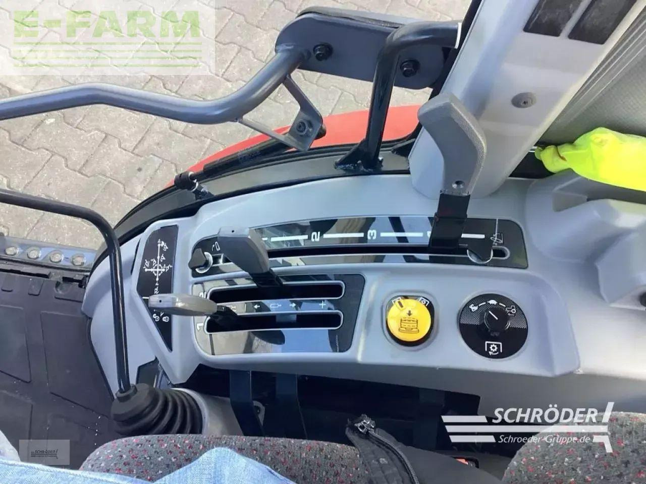 Massey Ferguson 1735 m hc - Tracteur agricole: photos 3 Massey Ferguson 1735 m hc - Tracteur agricole: photos 3