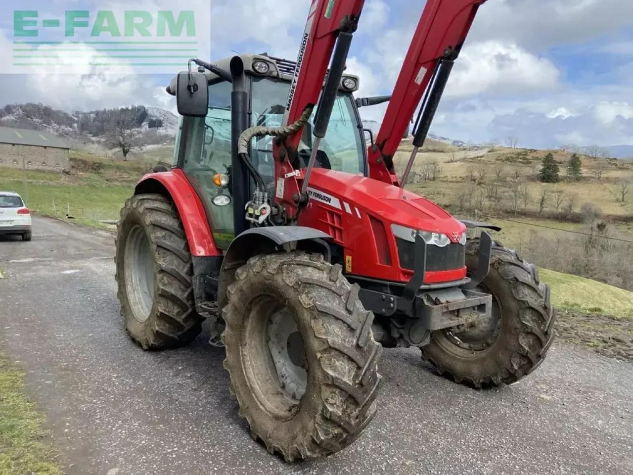 Massey Ferguson 5611 dyna-6 essential Essential - Tracteur agricole: photos 1 Massey Ferguson 5611 dyna-6 essential Essential - Tracteur agricole: photos 1