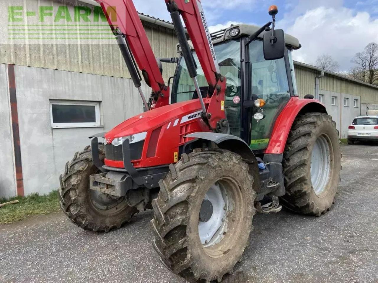 Massey Ferguson 5611 dyna-6 essential Essential - Tracteur agricole: photos 4 Massey Ferguson 5611 dyna-6 essential Essential - Tracteur agricole: photos 4