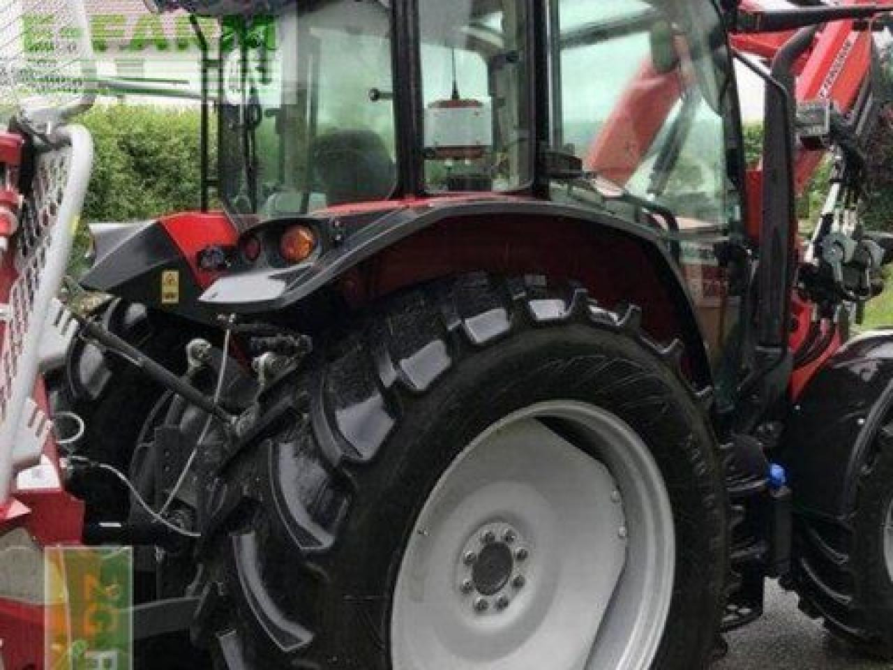 Massey Ferguson 5711 dyna 4 power - Tracteur agricole: photos 5 Massey Ferguson 5711 dyna 4 power - Tracteur agricole: photos 5