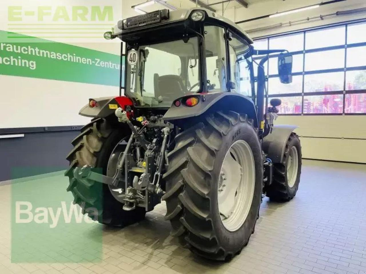 Massey Ferguson 5711 m - Tracteur agricole: photos 5 Massey Ferguson 5711 m - Tracteur agricole: photos 5