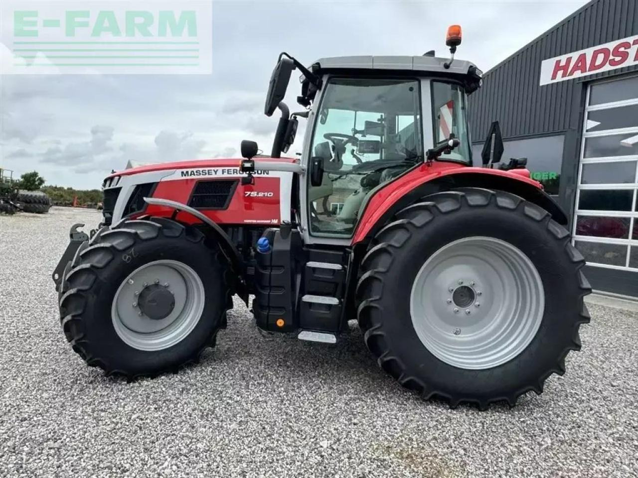 Massey Ferguson 7s.210 dyna vt exclusive Exclusive - Tracteur agricole: photos 3 Massey Ferguson 7s.210 dyna vt exclusive Exclusive - Tracteur agricole: photos 3