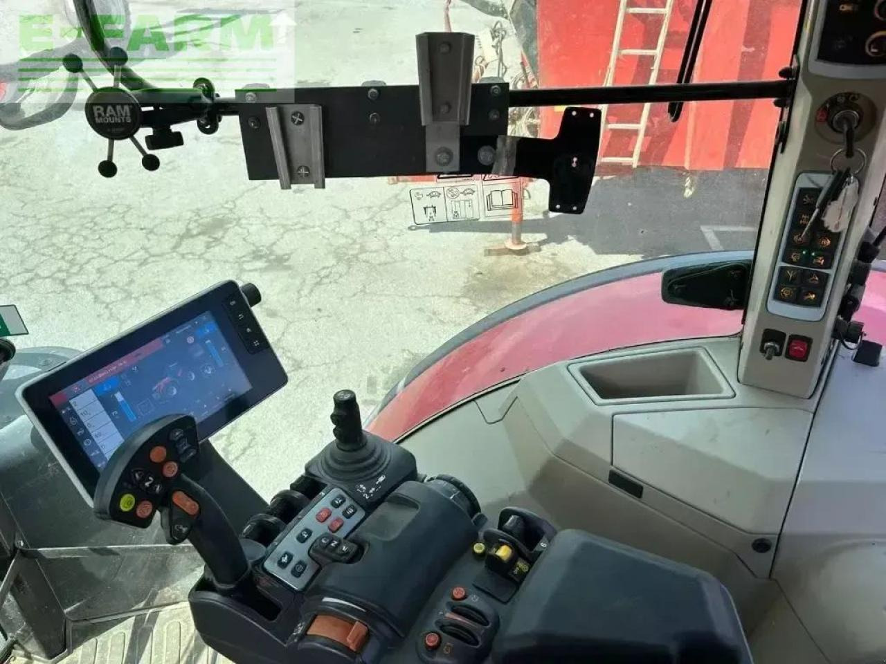 Massey Ferguson 8730s exclusive - Tracteur agricole: photos 2 Massey Ferguson 8730s exclusive - Tracteur agricole: photos 2