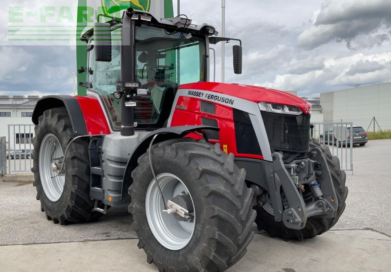 Massey Ferguson 8S.225 Dyna E-Power EXC - Tracteur agricole: photos 4 Massey Ferguson 8S.225 Dyna E-Power EXC - Tracteur agricole: photos 4