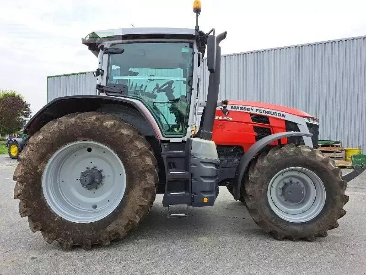 Massey Ferguson 8s.205 - Tracteur agricole: photos 3 Massey Ferguson 8s.205 - Tracteur agricole: photos 3