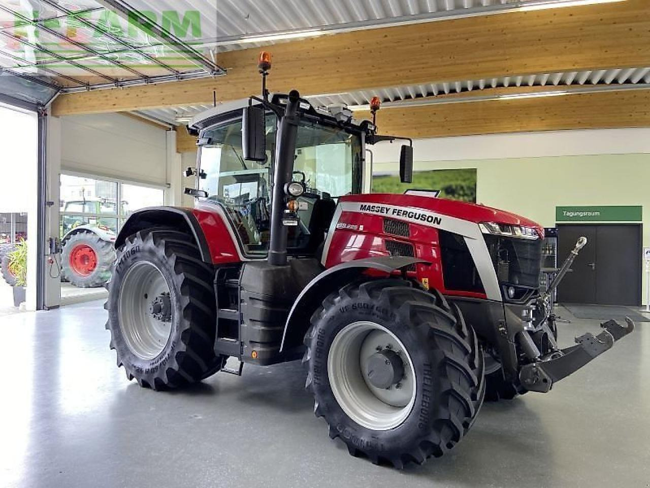 Massey Ferguson 8s.225 dyna e-power - Tracteur agricole: photos 1 Massey Ferguson 8s.225 dyna e-power - Tracteur agricole: photos 1