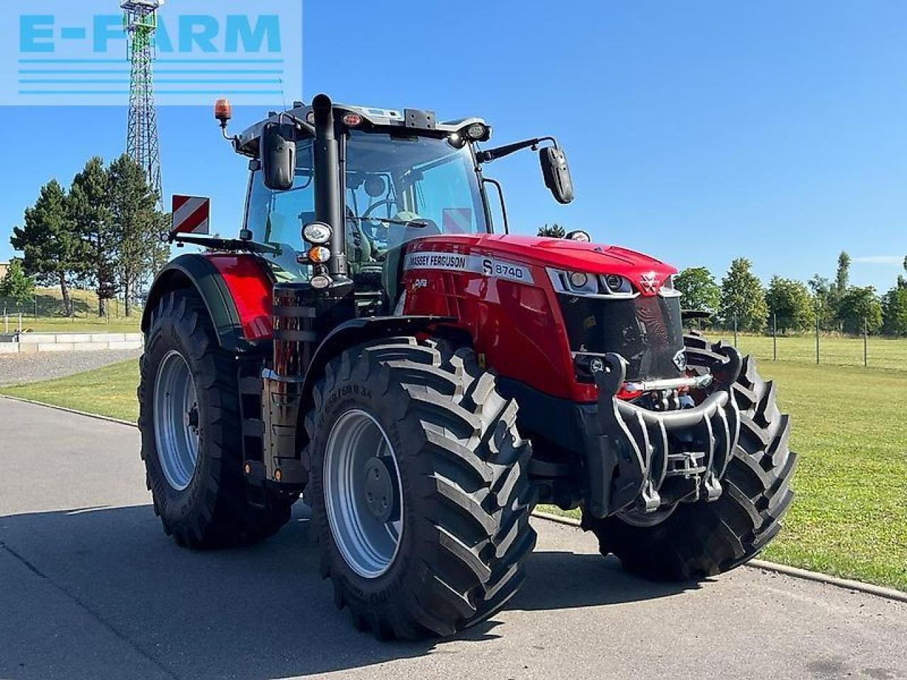 Massey Ferguson mf 8740 s dyna-vt exclusive Exclusive - Tracteur agricole: photos 1 Massey Ferguson mf 8740 s dyna-vt exclusive Exclusive - Tracteur agricole: photos 1