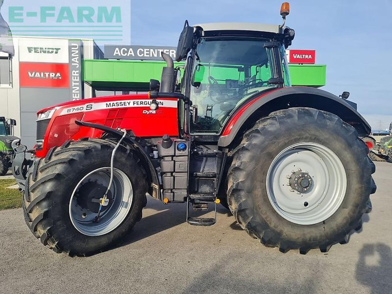 Massey Ferguson mf 8740 s efficient - Tracteur agricole: photos 2 Massey Ferguson mf 8740 s efficient - Tracteur agricole: photos 2