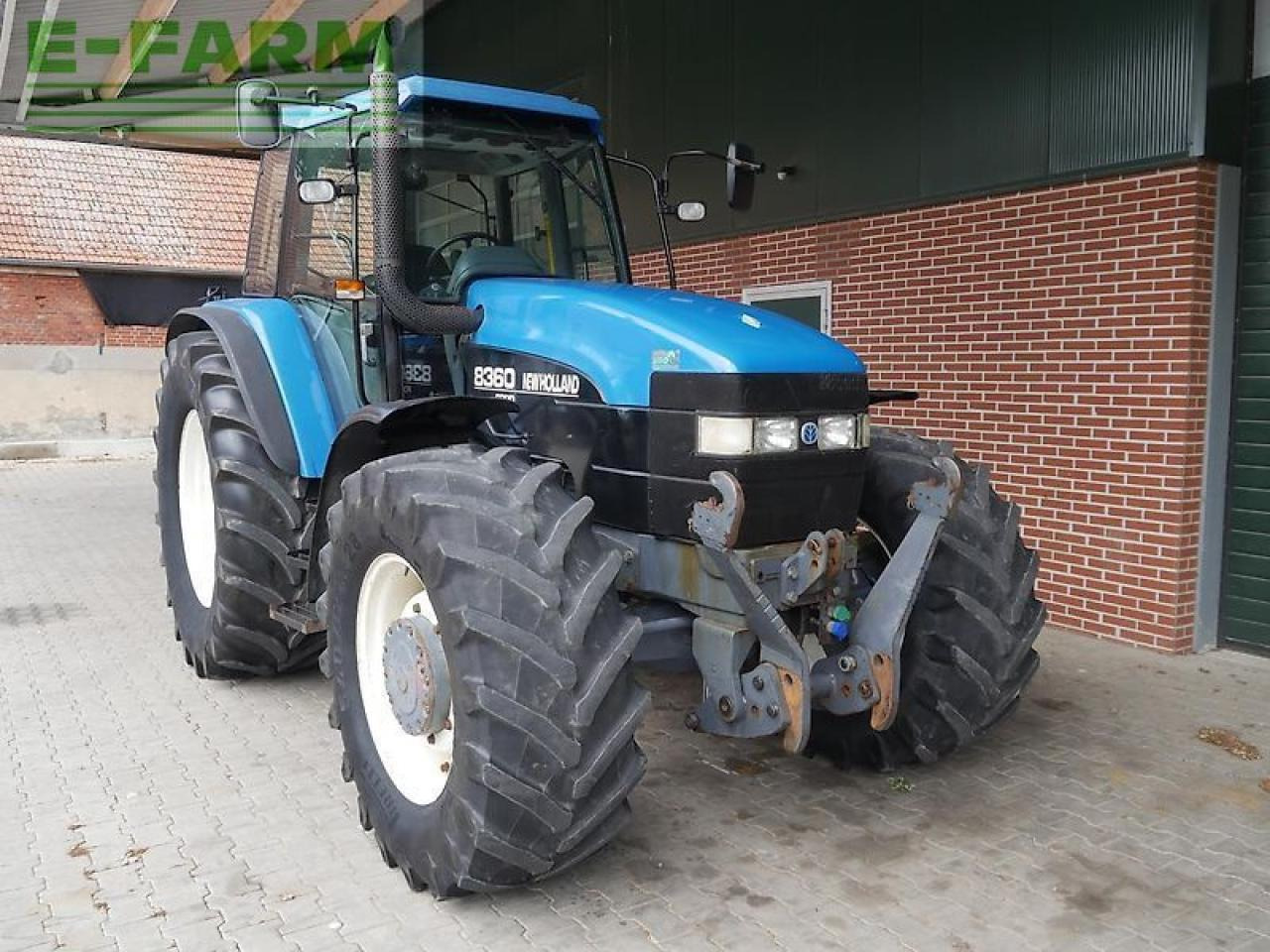 New Holland 8360 range command m135 - Tracteur agricole: photos 2 New Holland 8360 range command m135 - Tracteur agricole: photos 2
