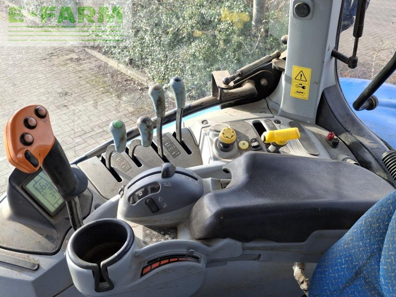 New Holland T7 200 - Tracteur agricole: photos 5 New Holland T7 200 - Tracteur agricole: photos 5