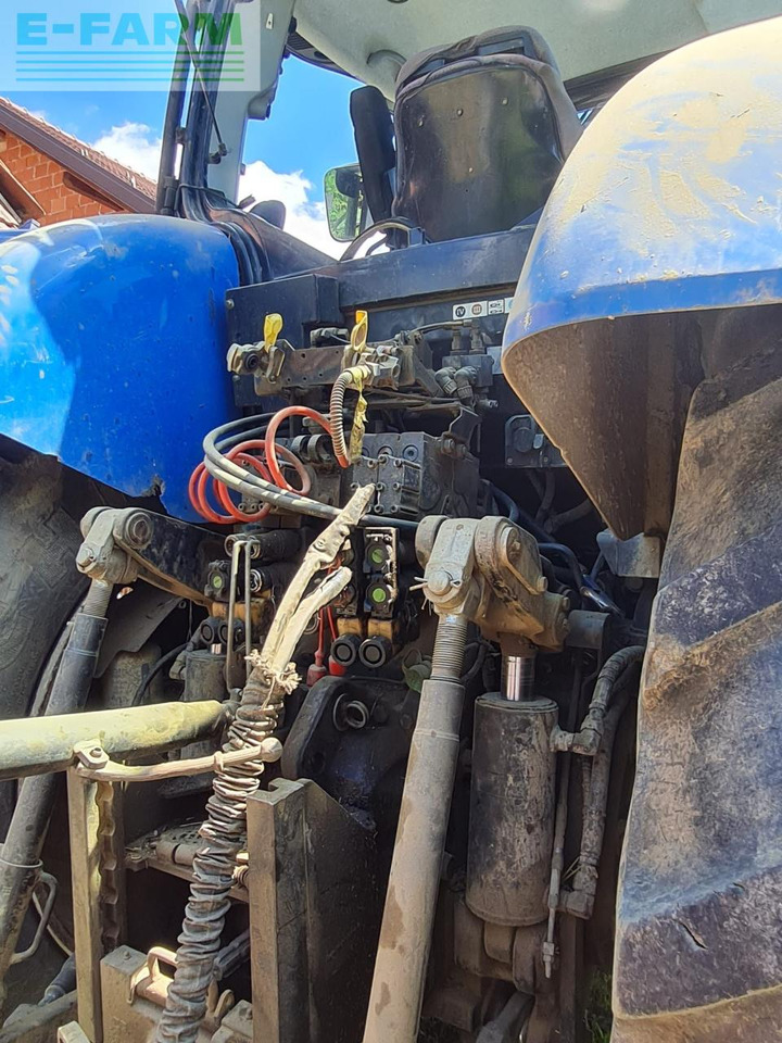 New Holland T7050 - Tracteur agricole: photos 2 New Holland T7050 - Tracteur agricole: photos 2