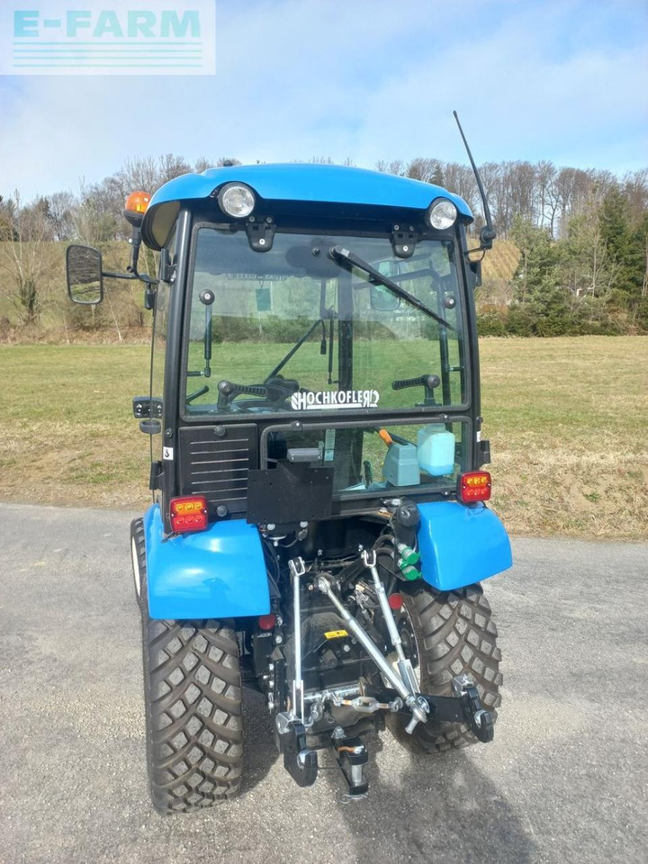 New Holland boomer 25 - Tracteur agricole: photos 2 New Holland boomer 25 - Tracteur agricole: photos 2