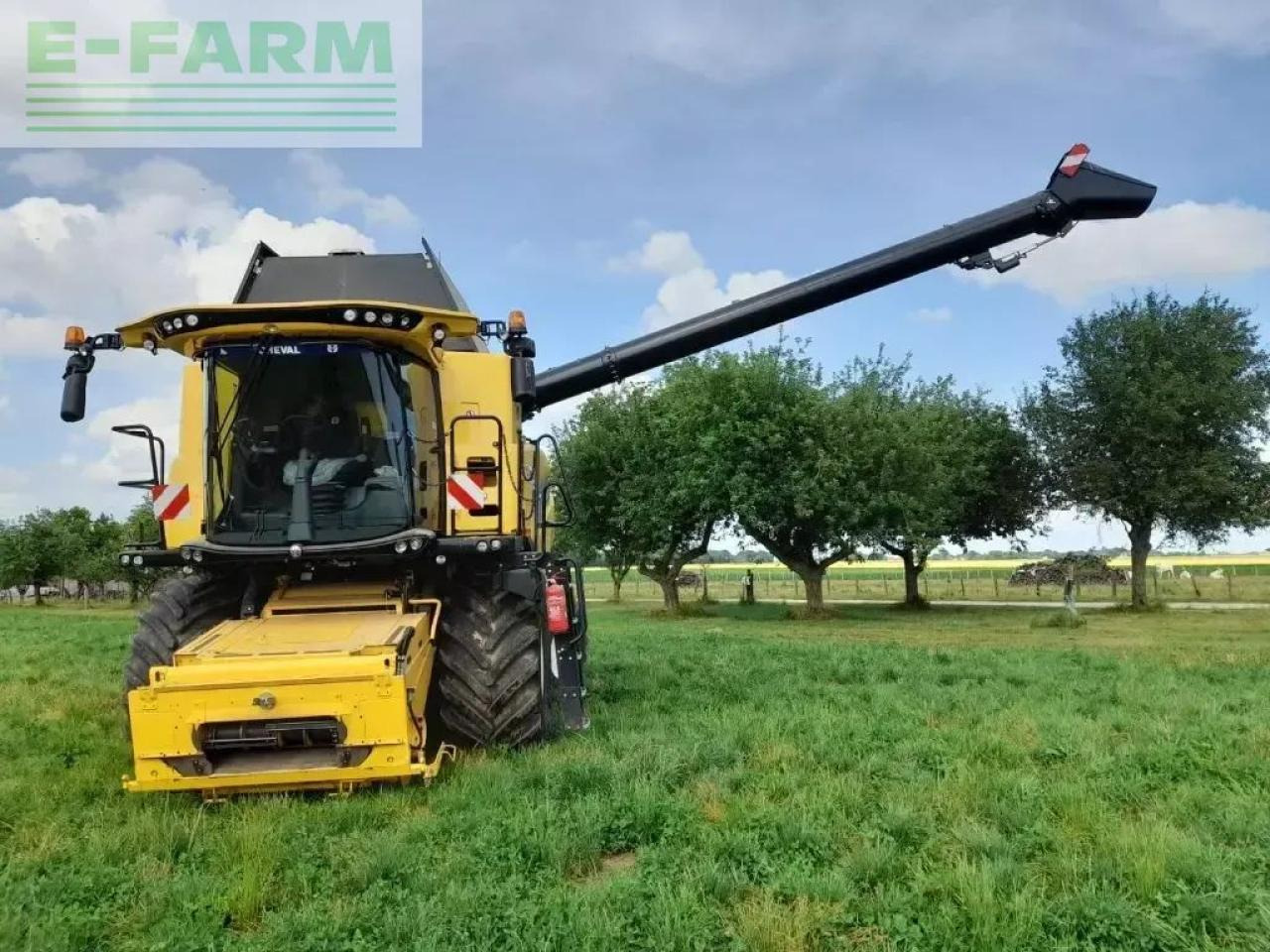 New Holland cr 8.80 - Moissonneuse-batteuse: photos 2 New Holland cr 8.80 - Moissonneuse-batteuse: photos 2