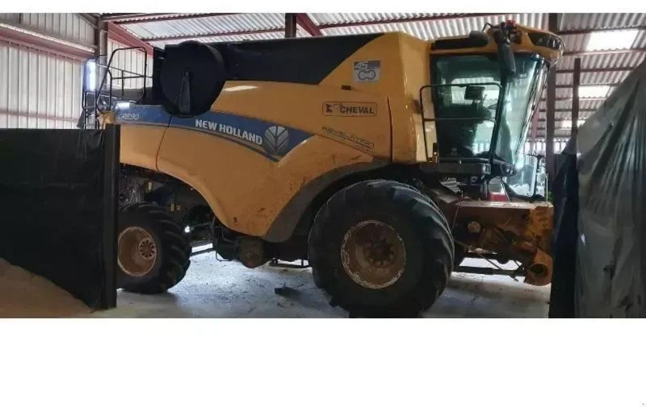 New Holland cr 8.90 - Moissonneuse-batteuse: photos 2 New Holland cr 8.90 - Moissonneuse-batteuse: photos 2