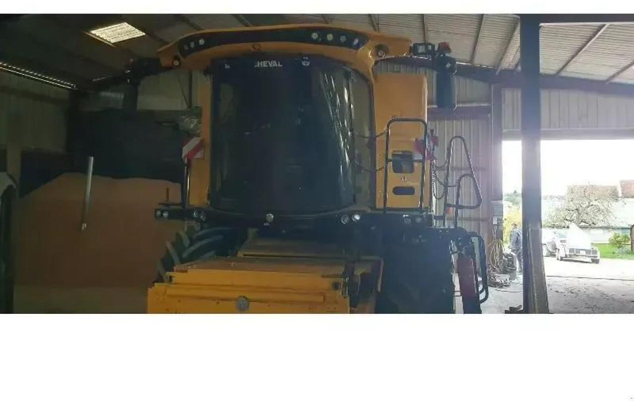New Holland cr 8.90 - Moissonneuse-batteuse: photos 3 New Holland cr 8.90 - Moissonneuse-batteuse: photos 3
