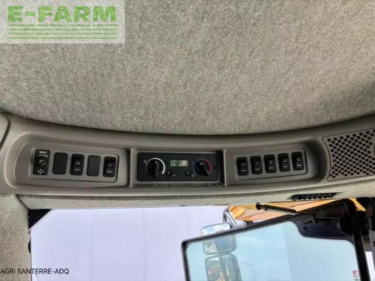 New Holland cr 8070 - Moissonneuse-batteuse: photos 5 New Holland cr 8070 - Moissonneuse-batteuse: photos 5