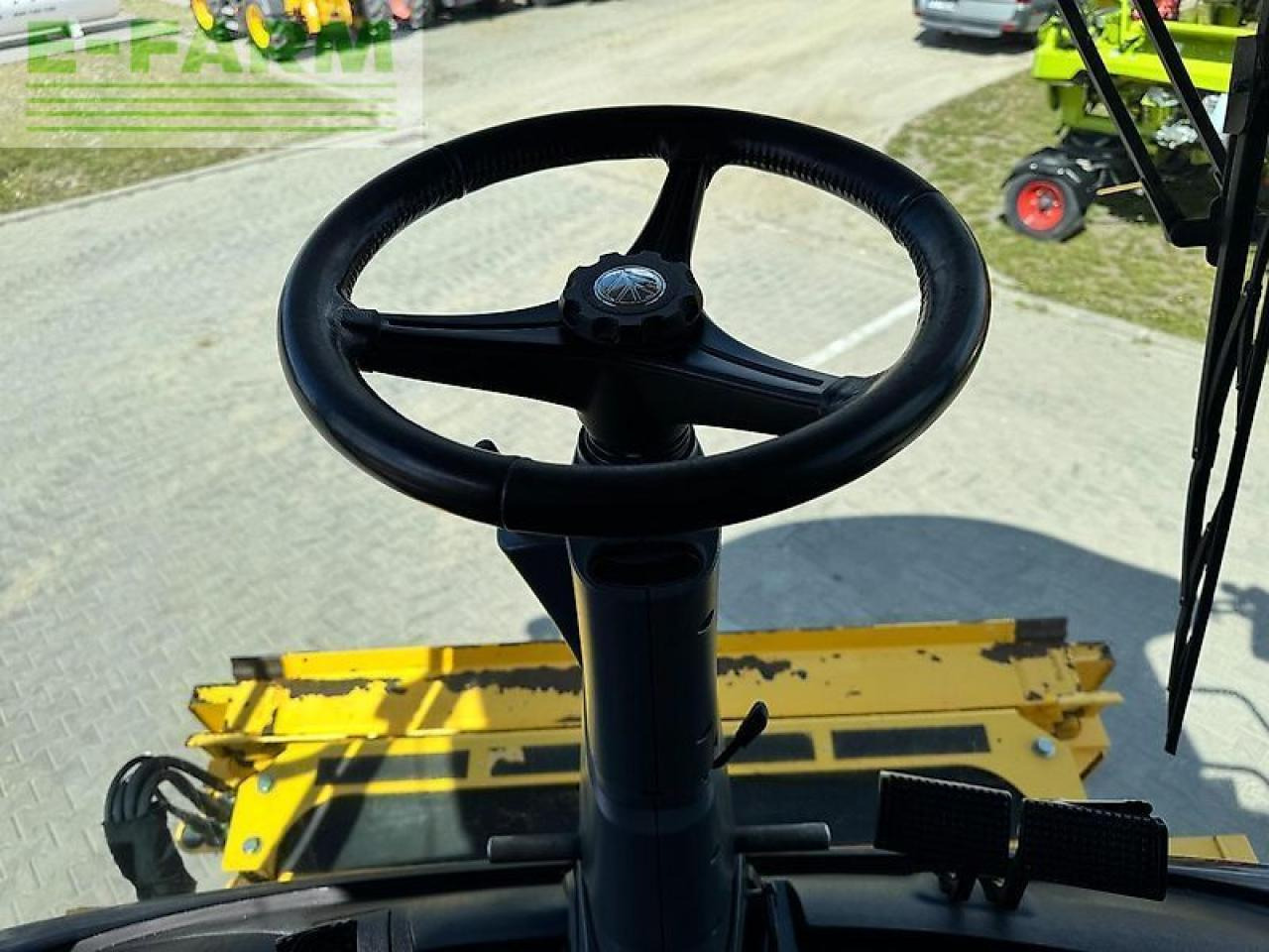 New Holland cr 9.80 - Moissonneuse-batteuse: photos 5 New Holland cr 9.80 - Moissonneuse-batteuse: photos 5