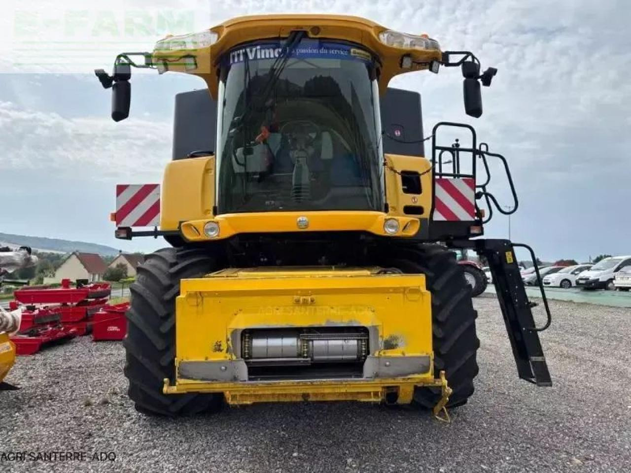 New Holland cr 9070 - Moissonneuse-batteuse: photos 4 New Holland cr 9070 - Moissonneuse-batteuse: photos 4