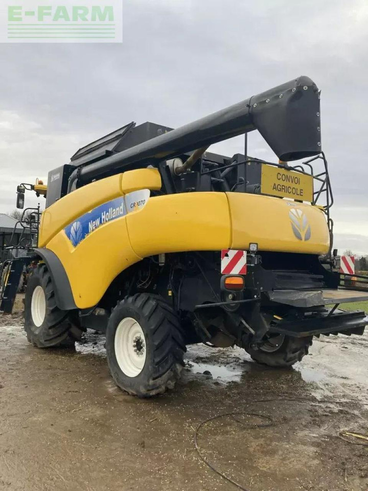 New Holland cr 9070 - Moissonneuse-batteuse: photos 3 New Holland cr 9070 - Moissonneuse-batteuse: photos 3