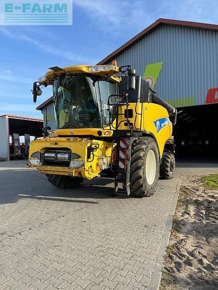 New Holland cr 9070 - Moissonneuse-batteuse: photos 1 New Holland cr 9070 - Moissonneuse-batteuse: photos 1