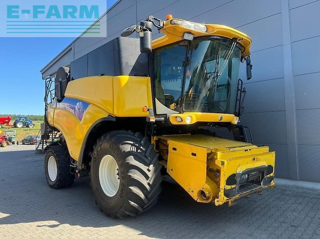 New Holland cr 9070 elevation - Moissonneuse-batteuse: photos 1 New Holland cr 9070 elevation - Moissonneuse-batteuse: photos 1