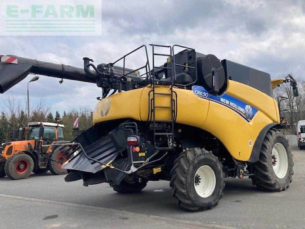 New Holland cr8.90 - Moissonneuse-batteuse: photos 5 New Holland cr8.90 - Moissonneuse-batteuse: photos 5