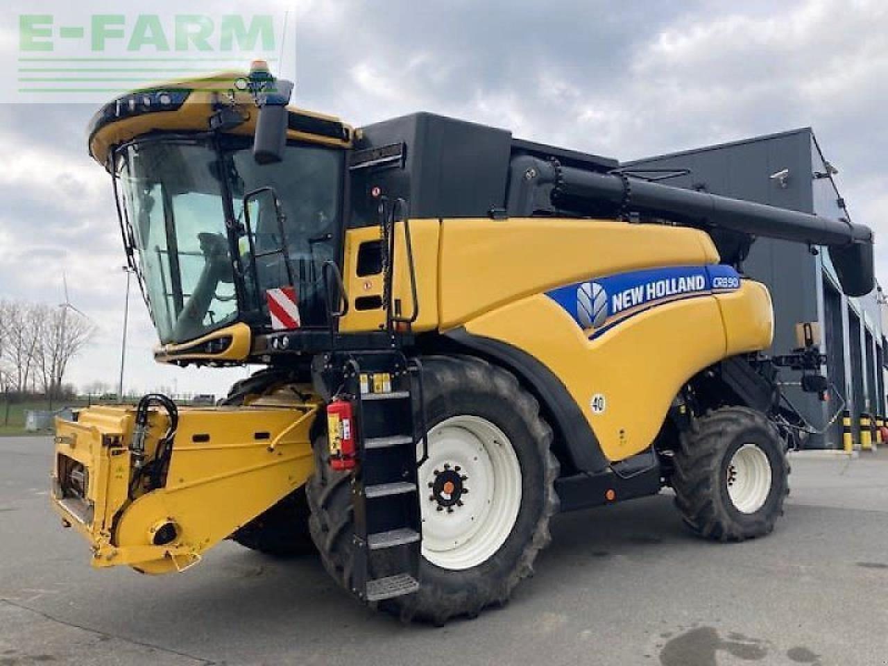 New Holland cr8.90 - Moissonneuse-batteuse: photos 1 New Holland cr8.90 - Moissonneuse-batteuse: photos 1