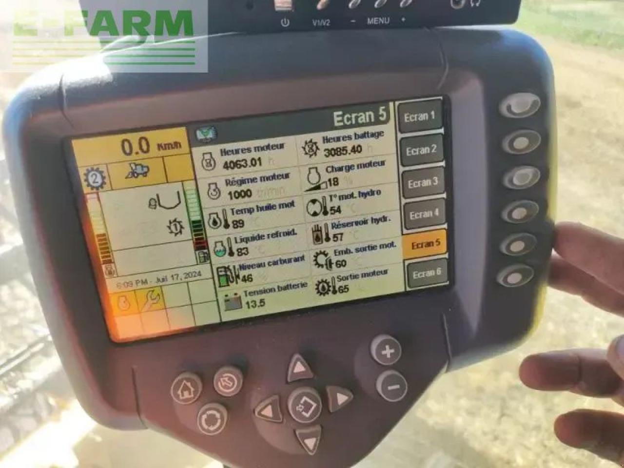 New Holland cr9060 - Moissonneuse-batteuse: photos 3 New Holland cr9060 - Moissonneuse-batteuse: photos 3