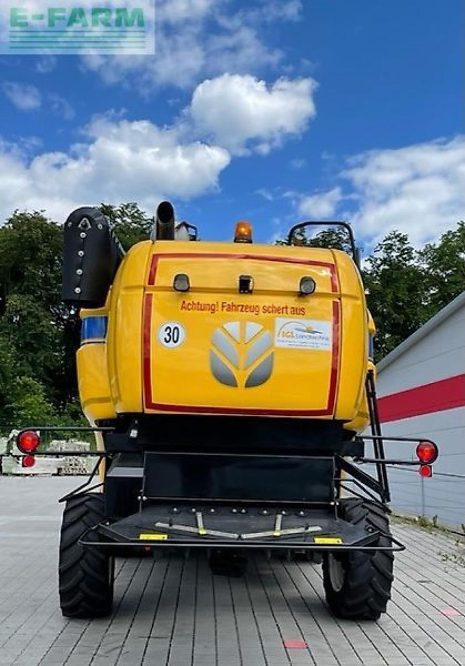 New Holland cx 5.80 - Moissonneuse-batteuse: photos 4 New Holland cx 5.80 - Moissonneuse-batteuse: photos 4