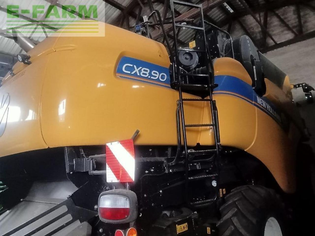 New Holland cx 8.90 - Moissonneuse-batteuse: photos 3 New Holland cx 8.90 - Moissonneuse-batteuse: photos 3