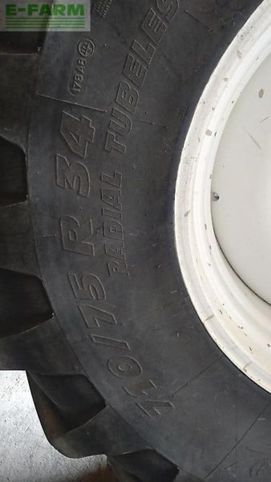 New Holland cx 8060 - Moissonneuse-batteuse: photos 2 New Holland cx 8060 - Moissonneuse-batteuse: photos 2