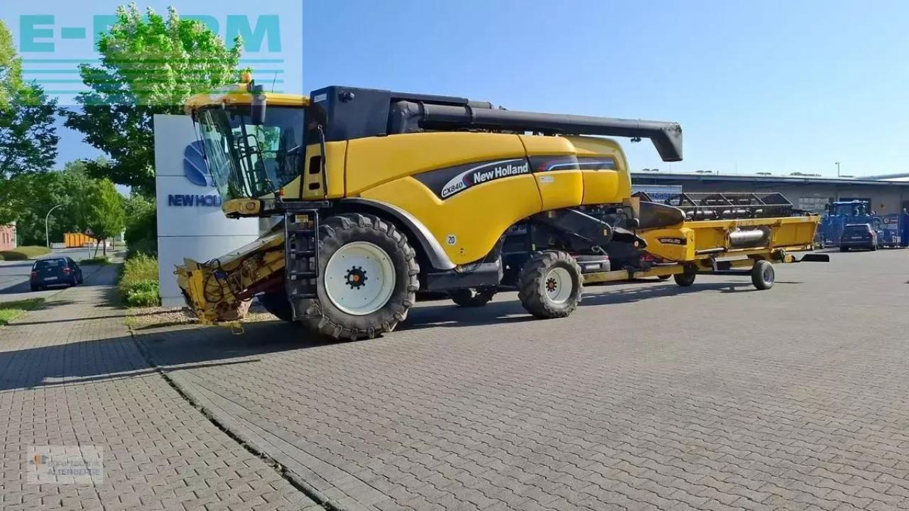 New Holland cx 840 - Moissonneuse-batteuse: photos 1 New Holland cx 840 - Moissonneuse-batteuse: photos 1