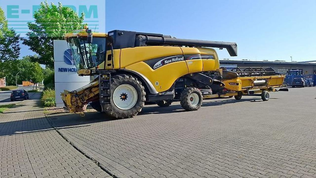 New Holland cx 840 - Moissonneuse-batteuse: photos 1 New Holland cx 840 - Moissonneuse-batteuse: photos 1