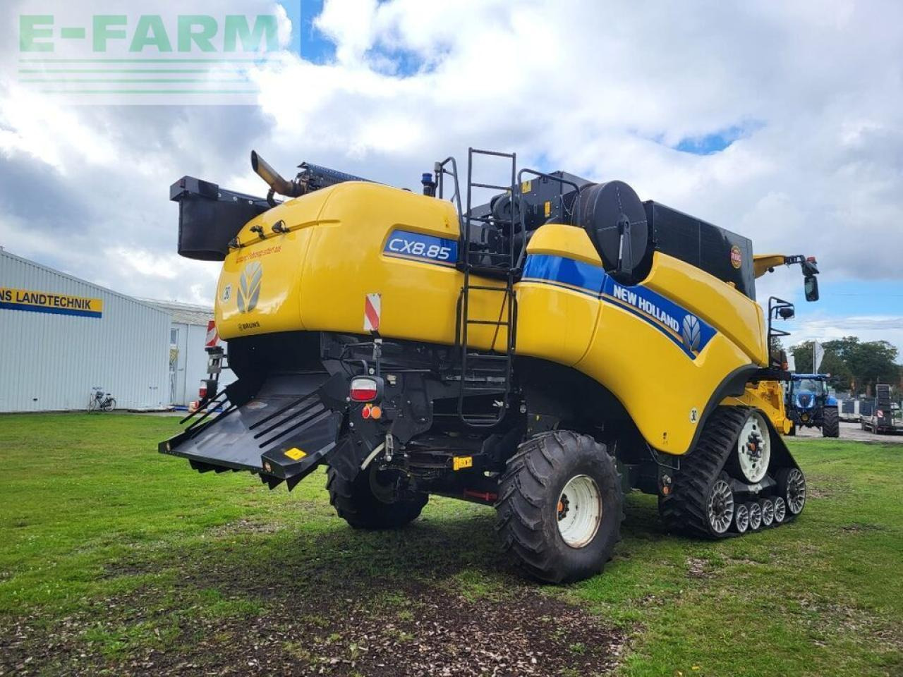 New Holland cx8.85 raupe tier-4b - Moissonneuse-batteuse: photos 5 New Holland cx8.85 raupe tier-4b - Moissonneuse-batteuse: photos 5