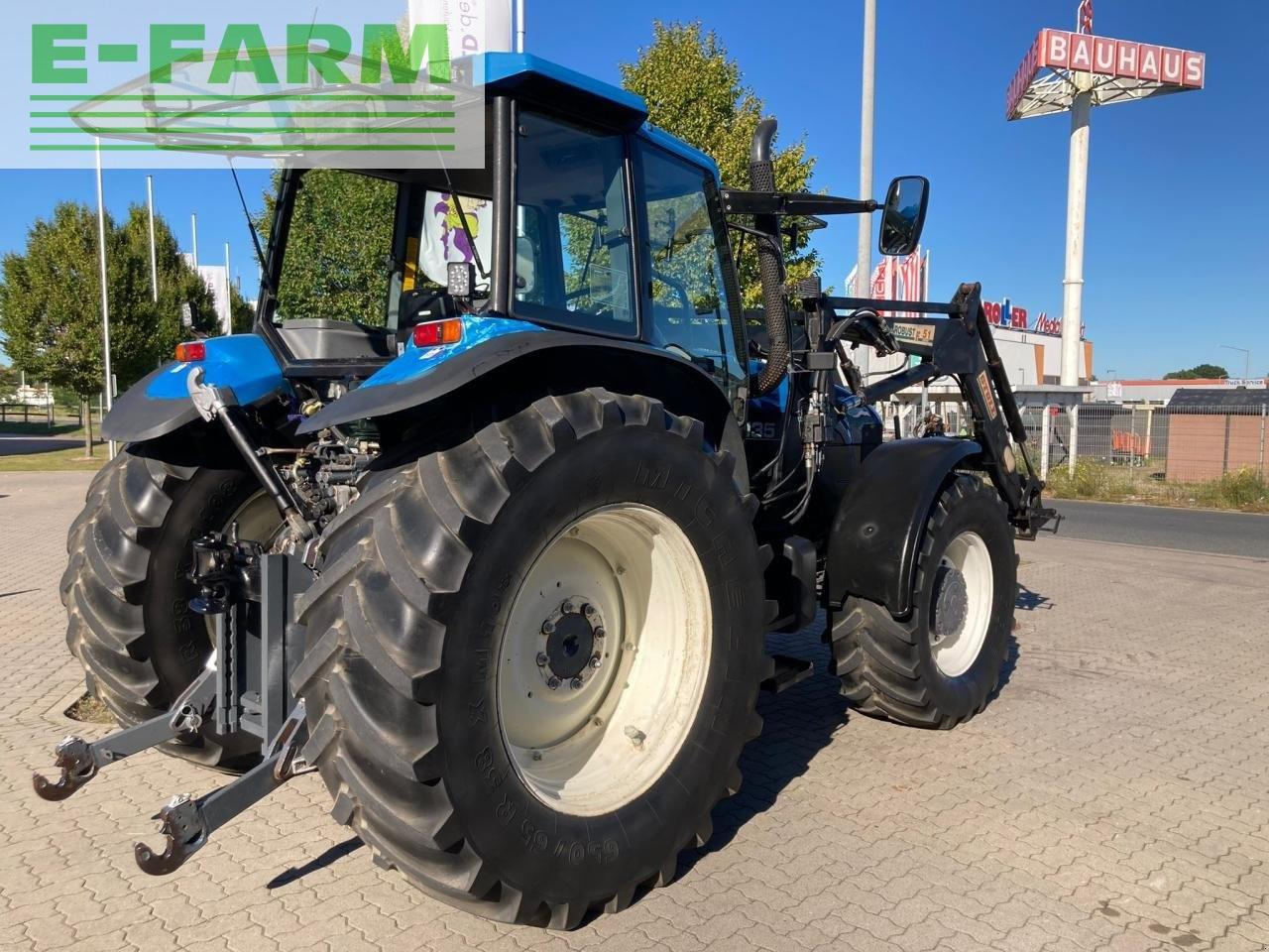 New Holland m 135 - Tracteur agricole: photos 5 New Holland m 135 - Tracteur agricole: photos 5