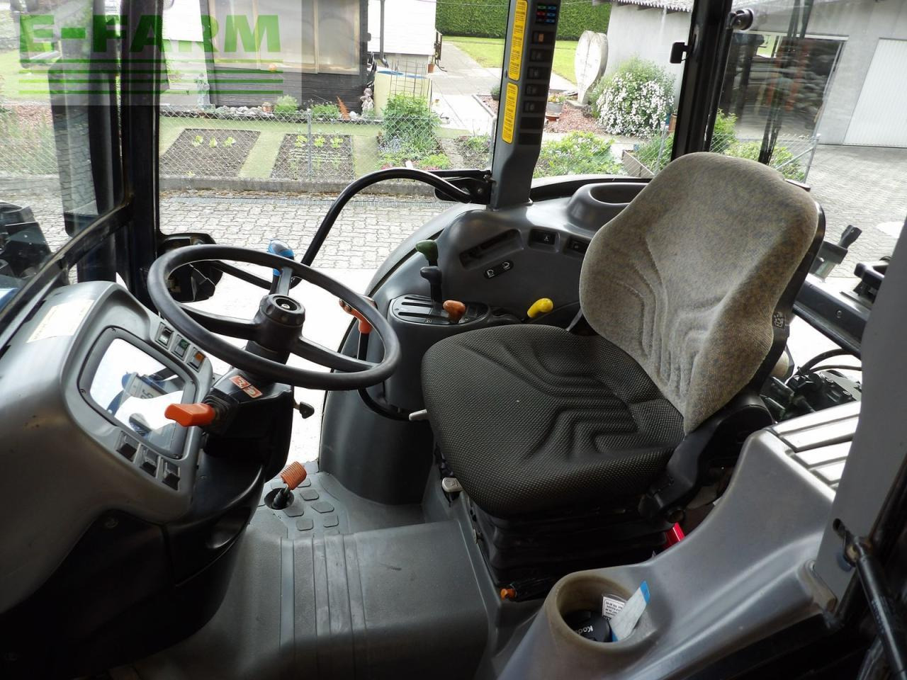 New Holland new holland tn 85 ss - Tracteur agricole: photos 5 New Holland new holland tn 85 ss - Tracteur agricole: photos 5