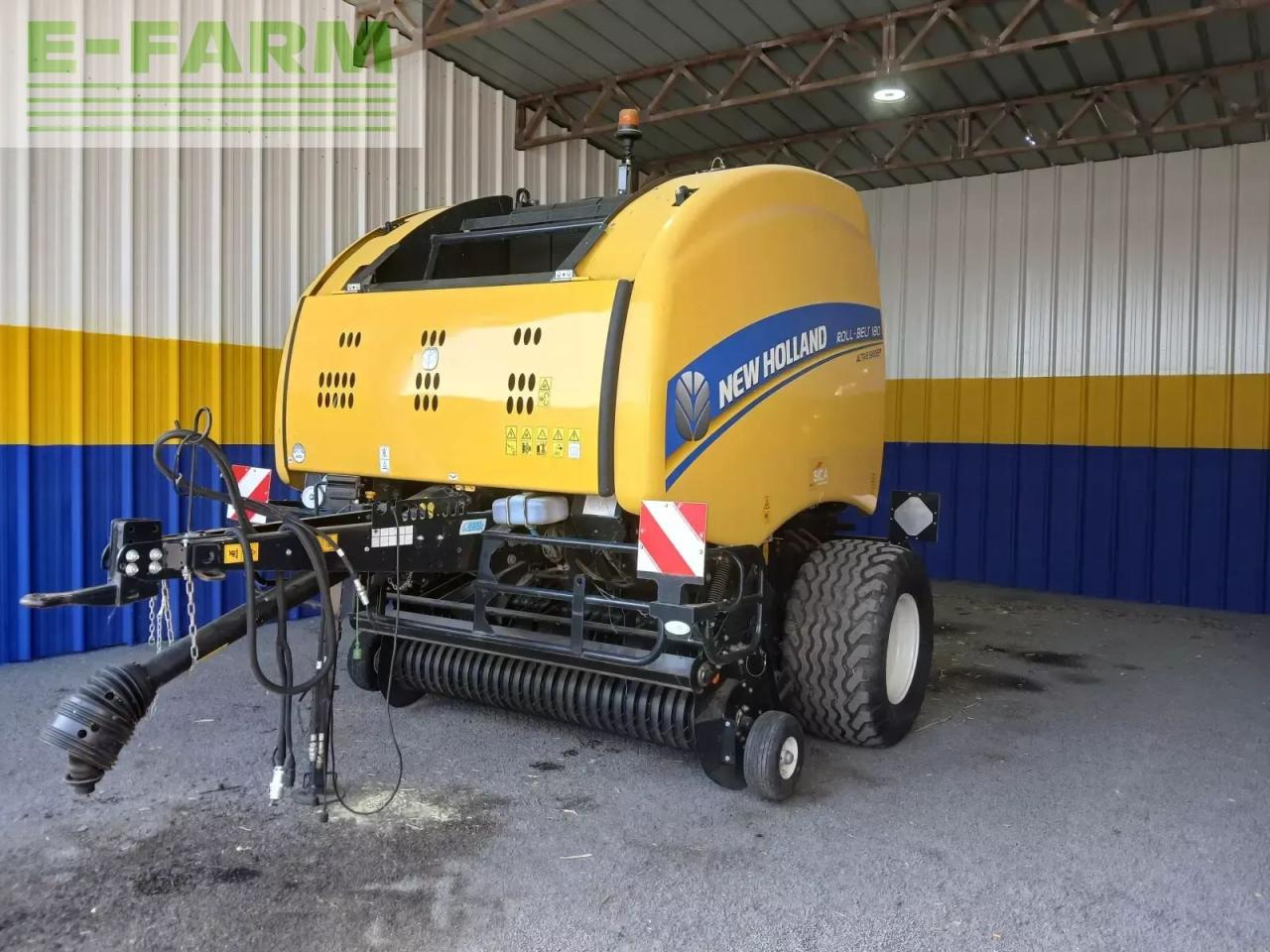 New Holland rb 180 - Presse à balles cubiques: photos 3 New Holland rb 180 - Presse à balles cubiques: photos 3
