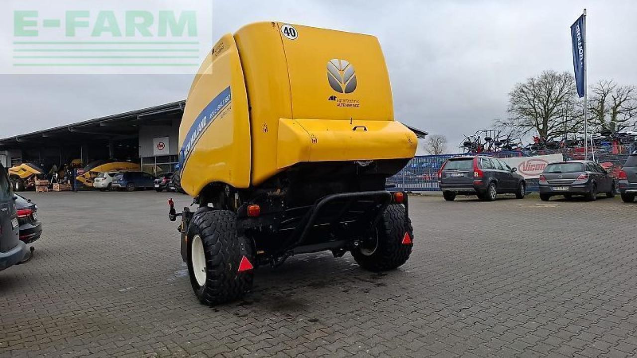 New Holland rb 180 - Presse à balles cubiques: photos 4 New Holland rb 180 - Presse à balles cubiques: photos 4