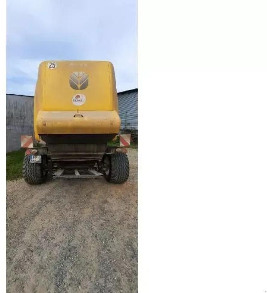 New Holland roll-belt180 - Presse à balles cubiques: photos 3 New Holland roll-belt180 - Presse à balles cubiques: photos 3