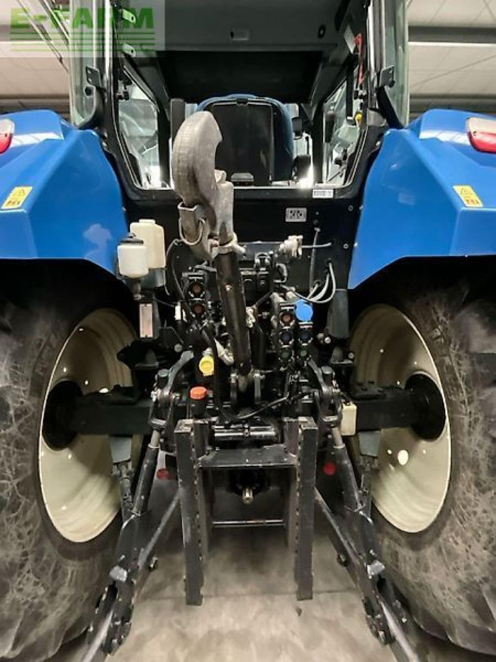 New Holland t 5.105 electro command - Tracteur agricole: photos 3 New Holland t 5.105 electro command - Tracteur agricole: photos 3