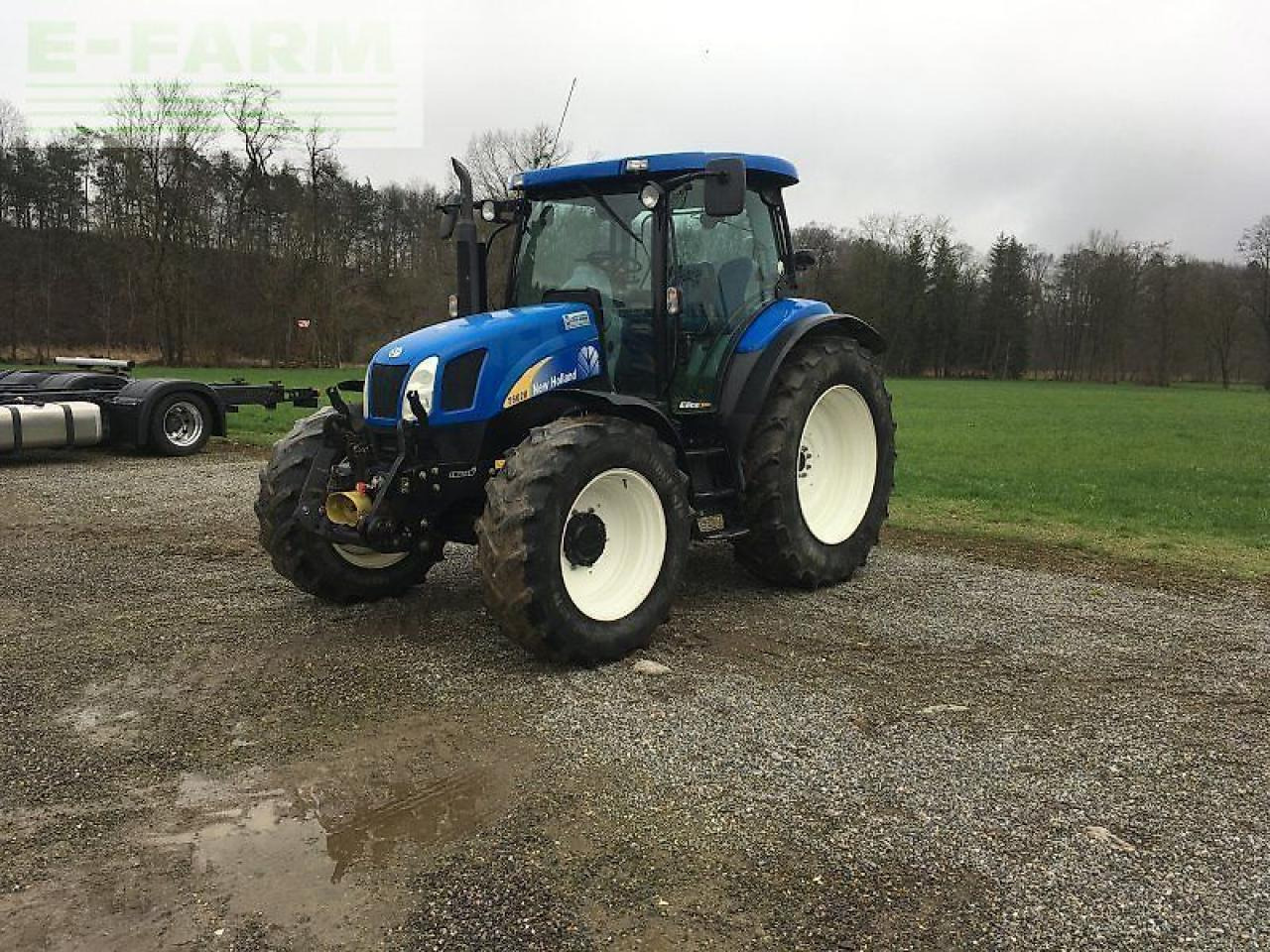 New Holland t 6020 - Tracteur agricole: photos 1 New Holland t 6020 - Tracteur agricole: photos 1